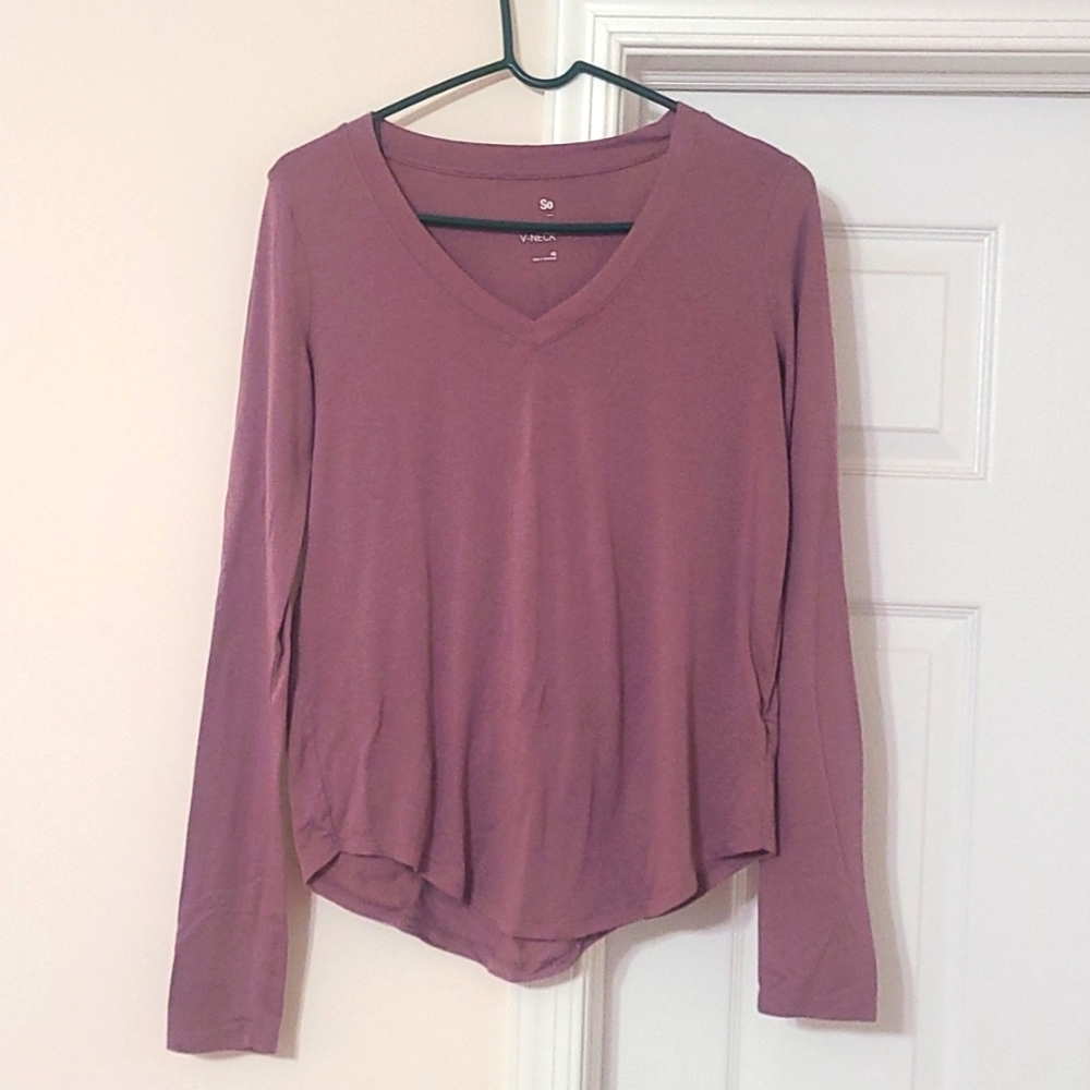 M SO Mauve V-neck